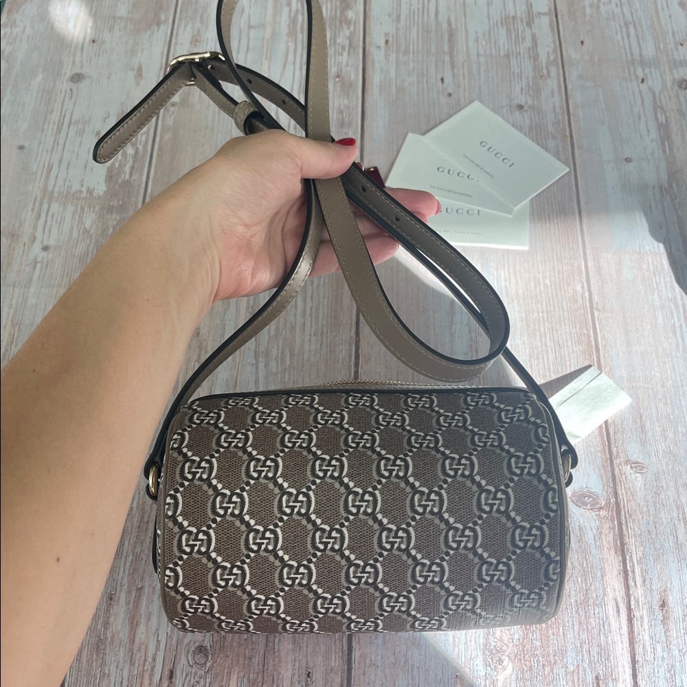 $2,400 New, Authentic GUCCI MINI SHOULDER BAG WITH GG SHADOW crossbody purse bag - Picture 15 of 17